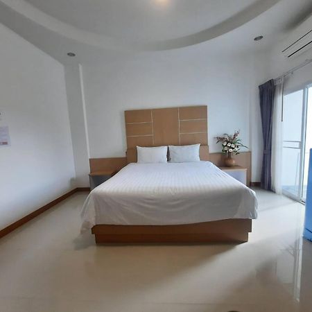 Ketsara Hotel Maha Sarakham Buitenkant foto