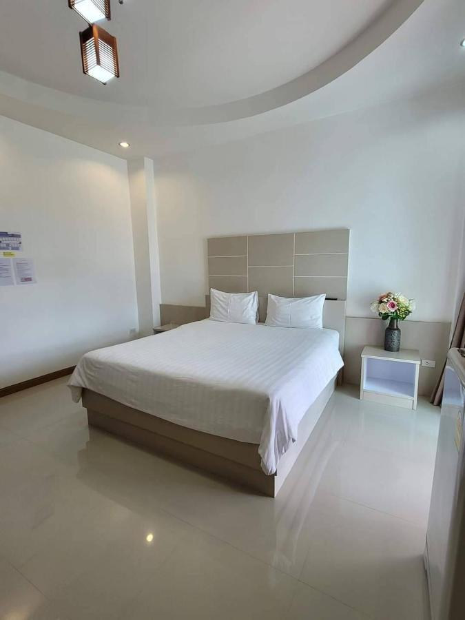Ketsara Hotel Maha Sarakham Buitenkant foto